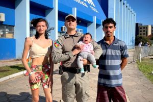 Aluno-soldado da Brigada Militar salva bebê de engasgamento em abrigo, na Capital