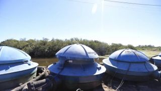 15 bombas flutuantes, de iniciativa privada, ficarão à disposição para reforçar o sistema de drenagem de Pelotas