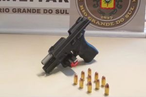 Brigada Militar prende homem por porte ilegal de arma de fogo na RSC-471, em Pântano Grande