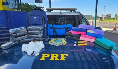 PRF prende pelotense e apreende 22 quilos de cocaína e pasta base em ônibus em Osório