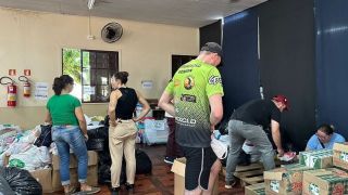 Voluntários e servidores municipais seguem ajudando nas arrecadações, em Camaquã