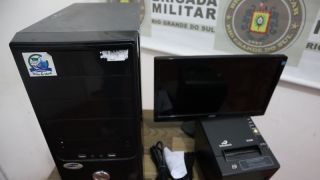 Prefeitura de Arroio Grande faz doação de uma impressora térmica de cupom e um computador