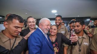 Presidente Lula agradece funcionários por limpeza do Planalto