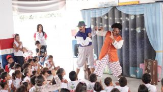 Grupo teatral aborda reciclagem em peça infantil gratuita apresentada no próximo dia 18 de maio em cidades do Rio Grande do Sul 
