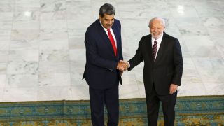 Ao lado de Maduro, Presidente Lula defende união de países latino-americanos
