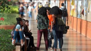 Pesquisa aponta desigualdades entre negros e brancos na educação