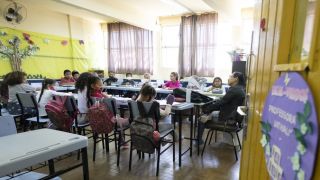 Aprovado projeto de lei que retira as sirenes de escolas para não perturbar autistas, em Porto Alegre