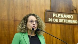 Deputado Luciana Genro questiona comando da BM sobre obrigatoriedade do uso das gandolas