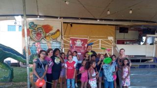 Crianças do CRAS participam de oficinas transformadoras no Circo Hayllander, em São Lourenço do Sul