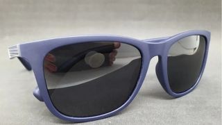 Óculos com lentes polarizadas, por R$ 198,00 podendo ser parcelados em 10x de R$ 19,80 na Joalheria Tanski