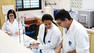 Equipe do Laboratório de Ensino de Química Ambiental da FURG-SLS recebe capacitação