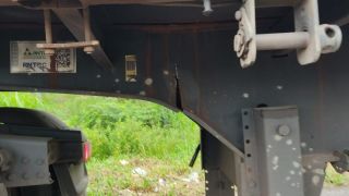 Risco à Segurança Viária: PRF flagra carreta com chassi rachado, carregada de bobinas metálicas, em Osório