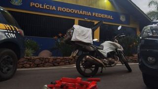 PRF prende traficante transportando 20 kg de maconha na BR-470, em Faria Lemos 