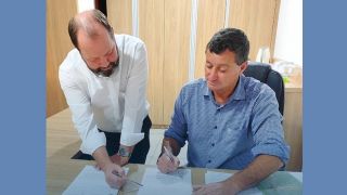 Prefeito de Amaral Ferrador assina empenho para iniciar as obras de pavimentação na Coxilha