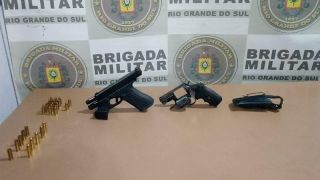 Brigada Militar prende homem por porte ilegal de arma de fogo, em Pelotas 