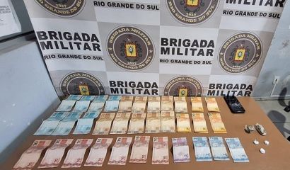Homem é preso pela Brigada Militar, por tráfico de drogas, no Areal, em Pelotas 
