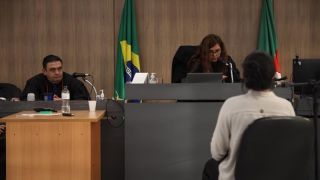 Ex-PM é condenado a 28 de prisão por matar a ex-companheira na frente do filho do casal, em Porto Alegre