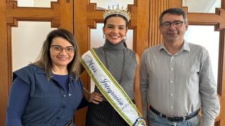 Prefeito de Rio Grande recebe rio-grandina vencedora do Miss Integração 2024