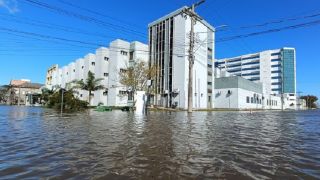 HU-Furg, em Rio Grande, interrompe recebimento de pacientes e precisará transferir internados