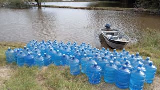 Água potável é entregue às famílias na Ilha Santo Antônio, na zona rural de Camaquã